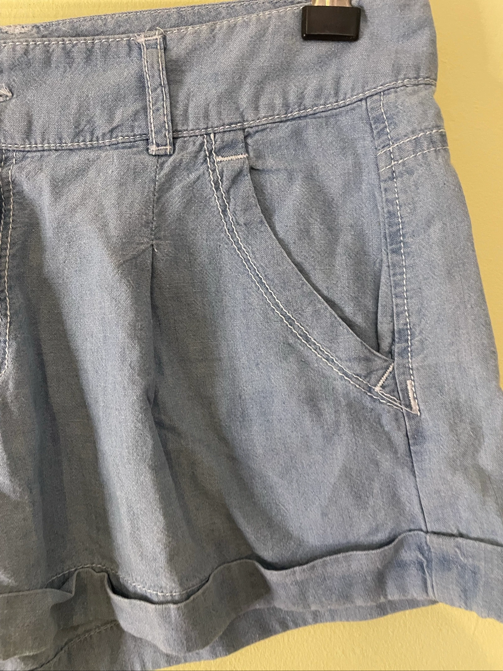 Lichte blauwe jeans korte broek - medium taille met omgeslagen zoom – photo 2